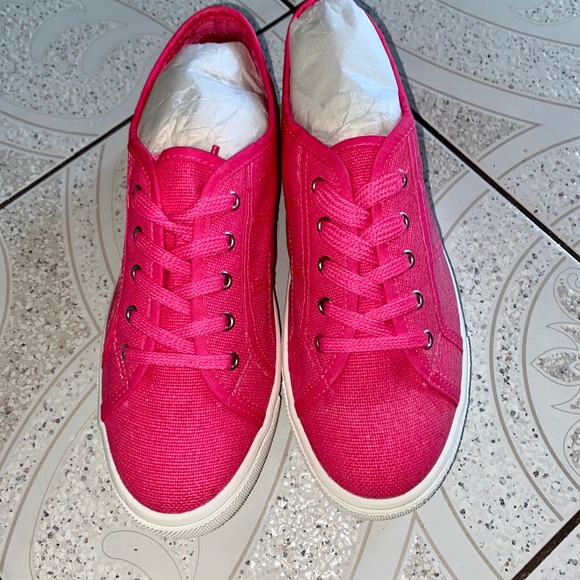 Steve Madden Sneakers - Picture 6 of 11